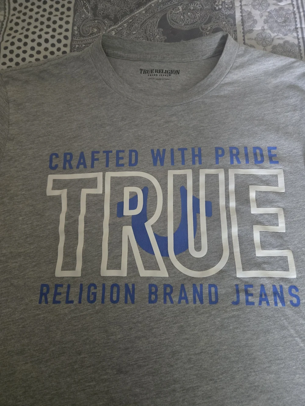 True Religion 'TRUE' Graphic Tee in Gray & Blue Size Large